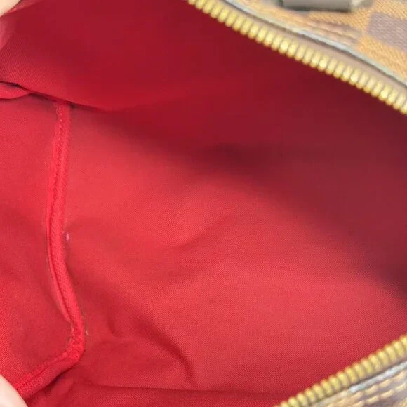 Louis Vuitton Damier Ebene Speedy 30 Bag with Classic Checkerboard Design - Picture 8 of 9